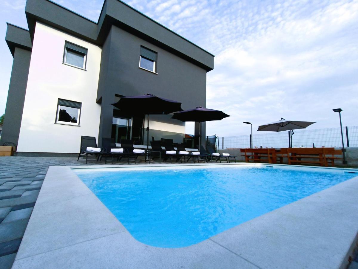 Villa Nikolina - Luxury Villa With 5 Bedrooms And Swimming Pool Vodnjan Extérieur photo
