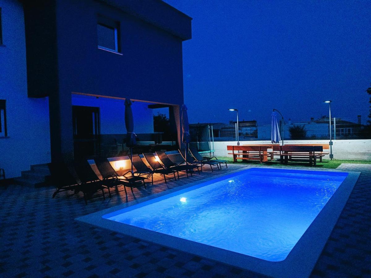 Villa Nikolina - Luxury Villa With 5 Bedrooms And Swimming Pool Vodnjan Extérieur photo