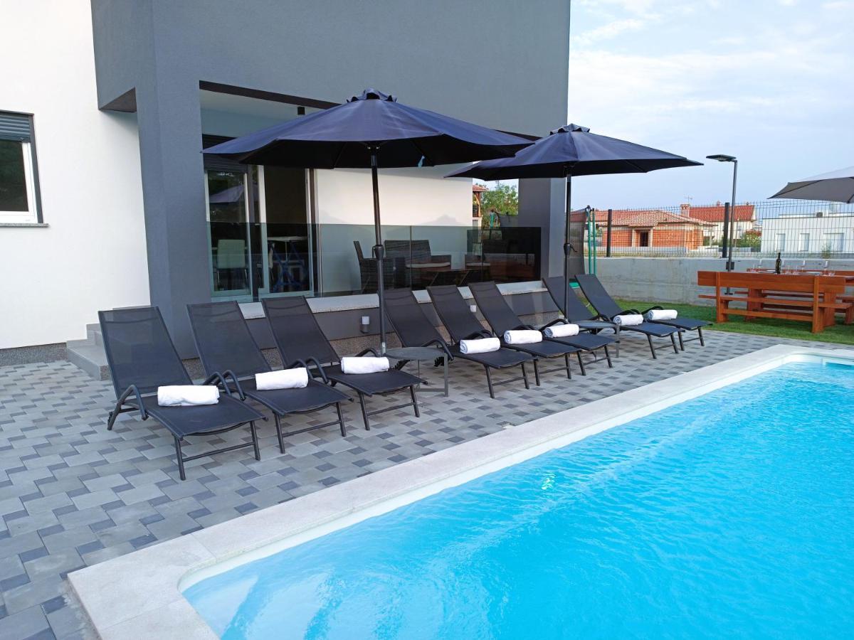 Villa Nikolina - Luxury Villa With 5 Bedrooms And Swimming Pool Vodnjan Extérieur photo