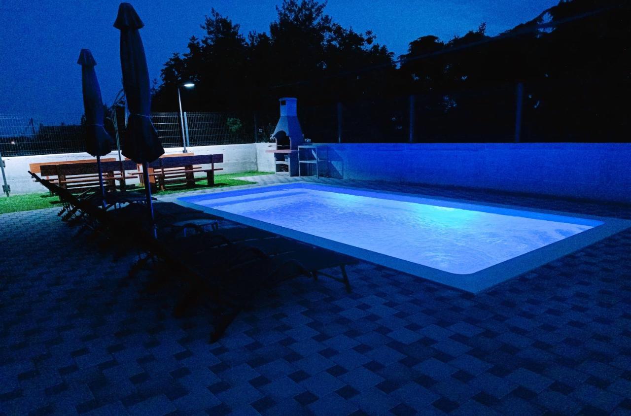 Villa Nikolina - Luxury Villa With 5 Bedrooms And Swimming Pool Vodnjan Extérieur photo